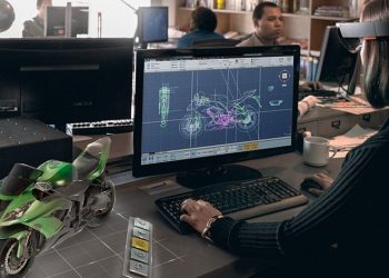 Microsoft, HoloLens Projesini Başa Döndürdü