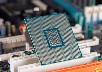 Intel Yeni İşlemcilerini 14nm Üretecek