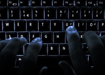 Çin Malı Mekanik Klavyede Keylogger Bulundu