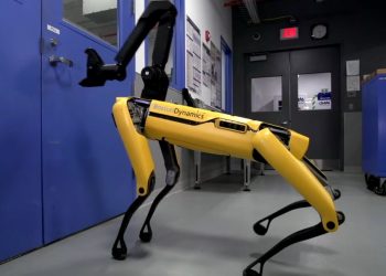 Boston Dynamics’in Yeni Robotu Kapıları Açabiliyor