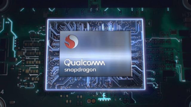 5G destekli snapdragon 8cx ile Intel Core i5 8250u