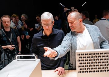 iPhone’ların Tasarımcısı Jony Ive, Apple’dan Ayrılıyor