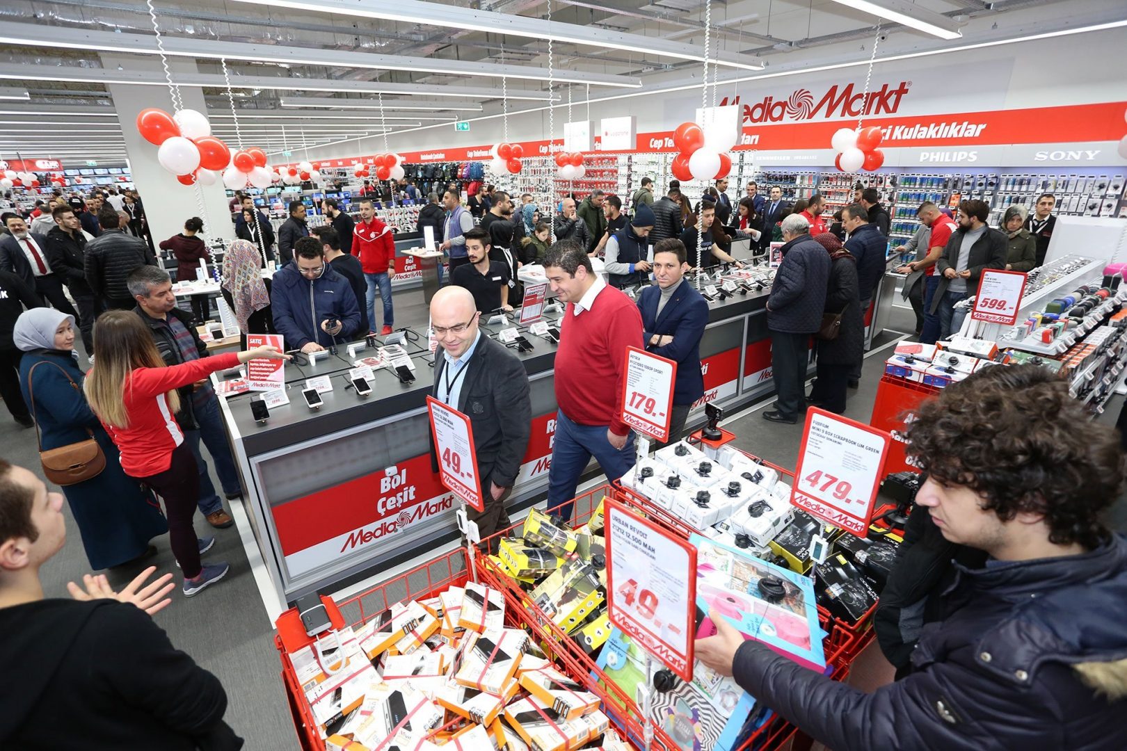 1567495980_MediaMarkt_magaza-1-1620x1080.jpg
