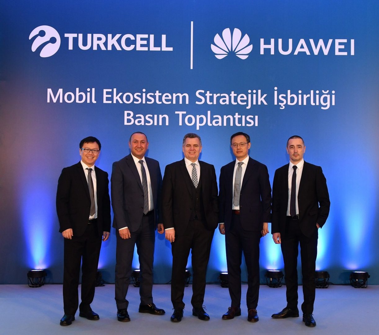 Huawei_Turkcell_Basin_Toplantisi-1-1222x1080.jpg