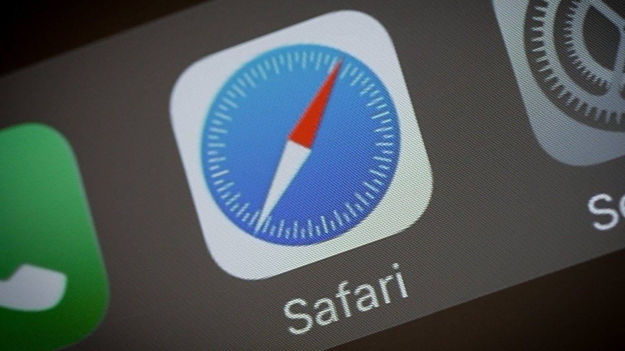 Safari Kamera Açığı