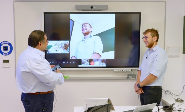 Samsung Flip 2 ve Cisco Webex ile Samsung İnovasyon Merkezi'nde sistemi birinci elden denedik.