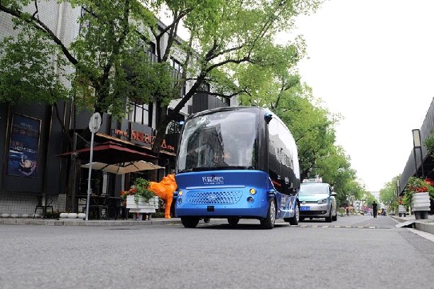 shanghai sürücüsüz otobüs