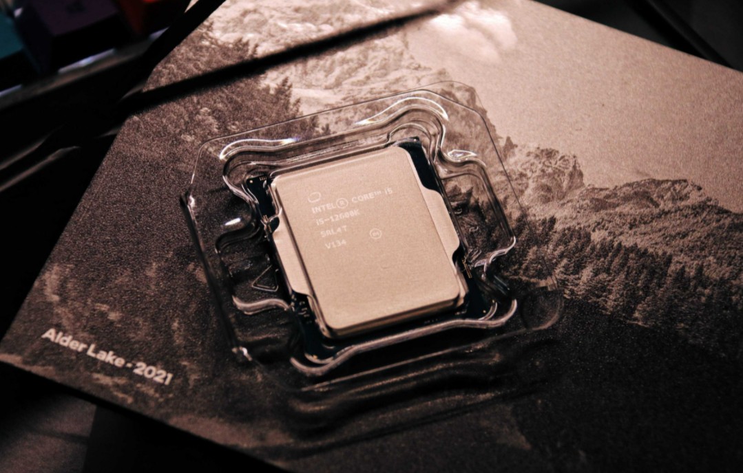 Core-i9-12900K-Perakende-CPU-Islemci.jpg