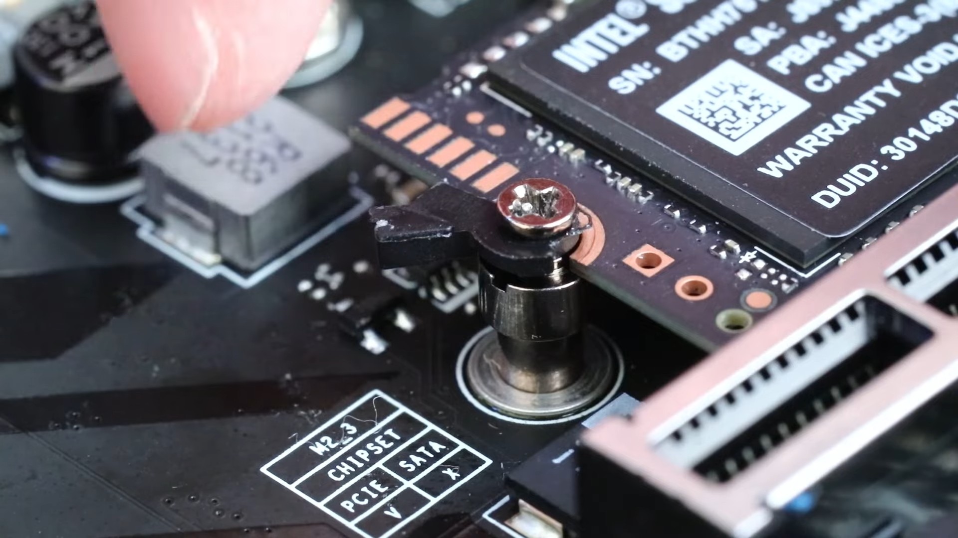 MSI-EZ-CLIP-M.2-SSD-Takma.jpg