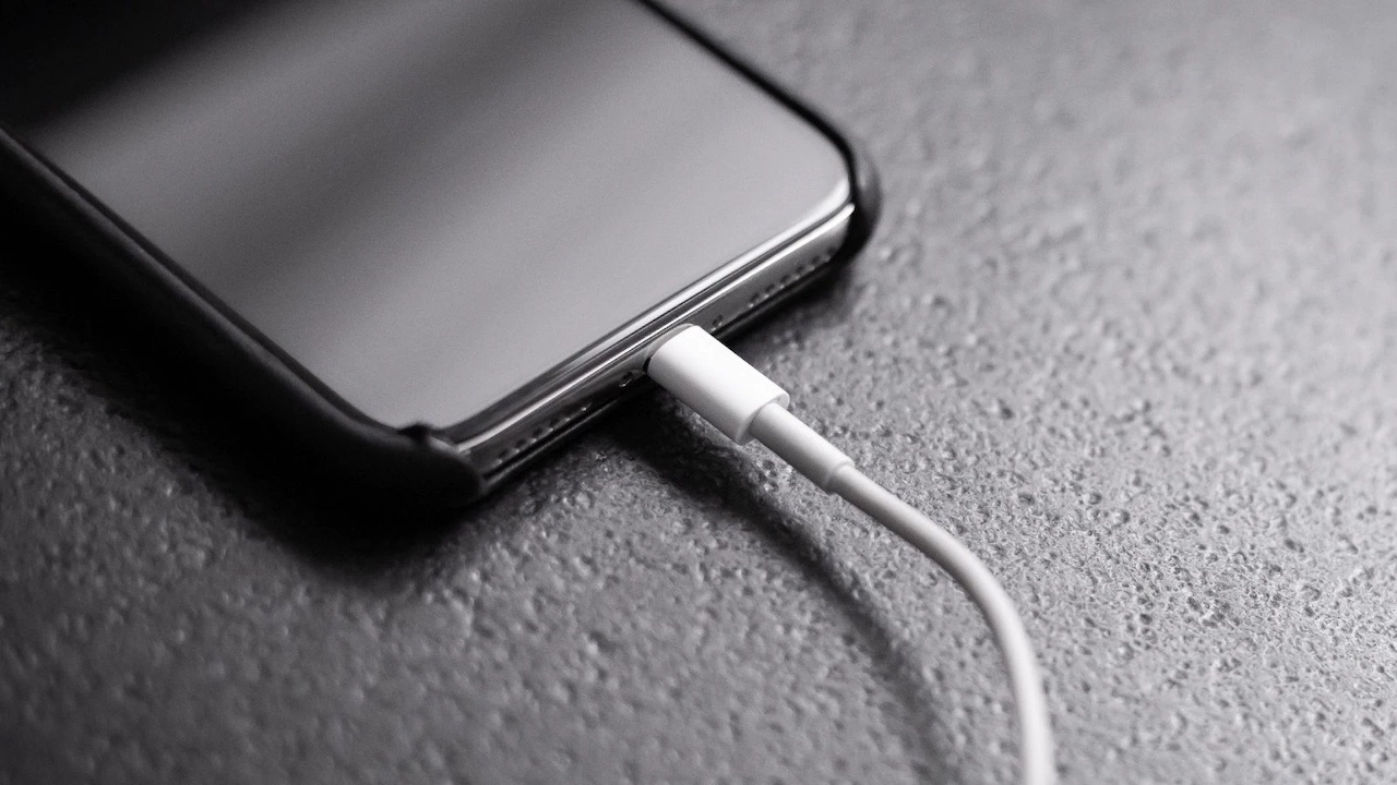 iPhone USB-C iPhone USB-C