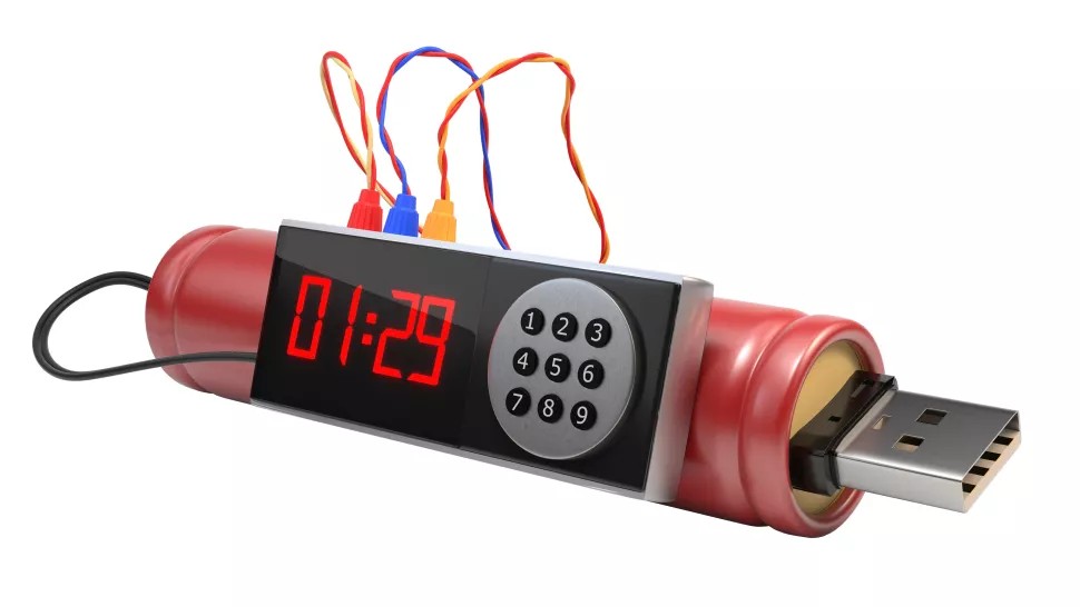 Gazeteciler, “Patlayıcı USB Belleklerle” Hedef Alındı