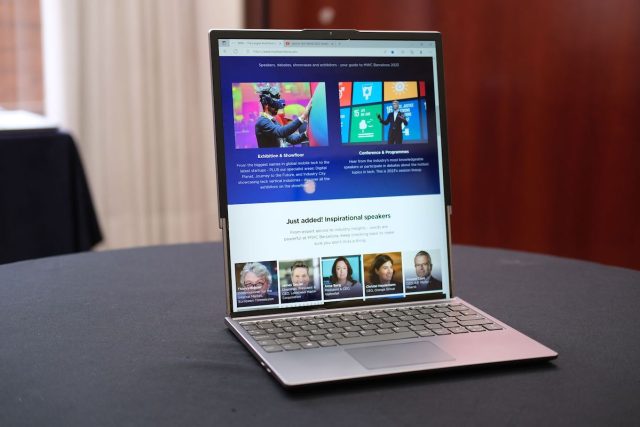 Lenovo Ekranı Genişleyen Laptop