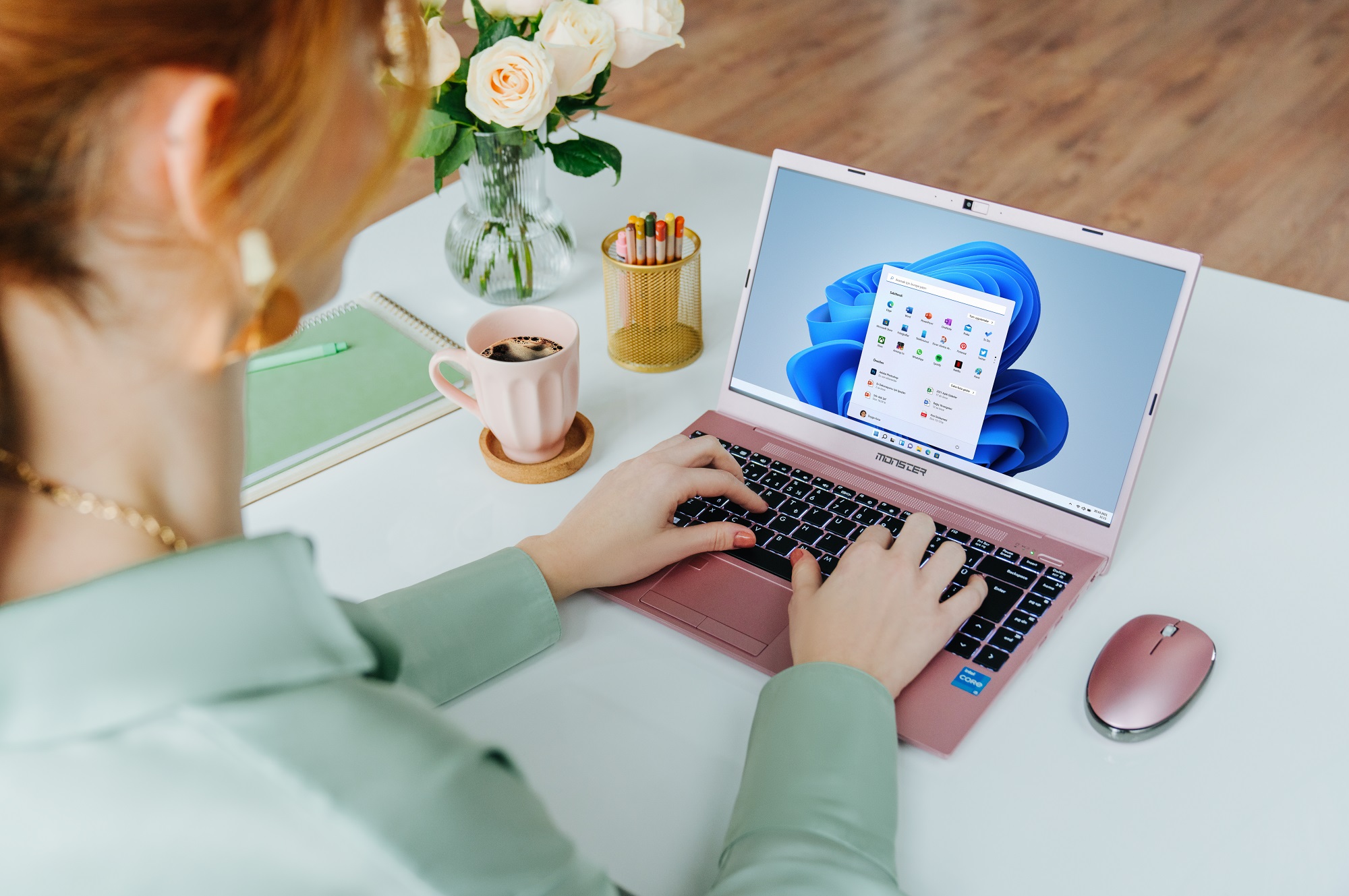 Monster Notebook anneler günü