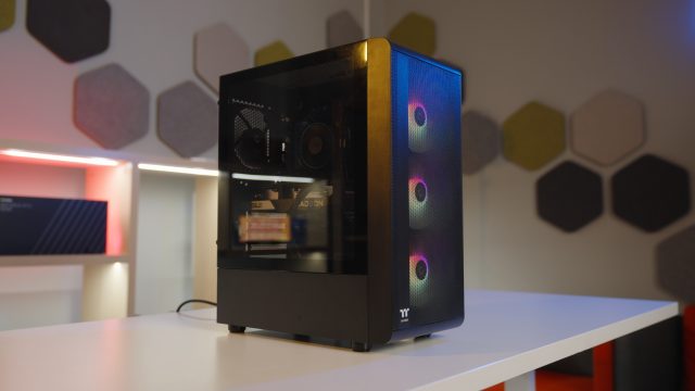 Thermaltake TR200 Kasa