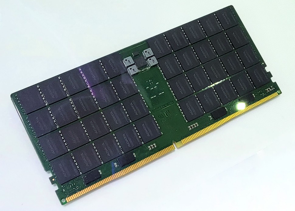 Adata MR-DIMM bellek.