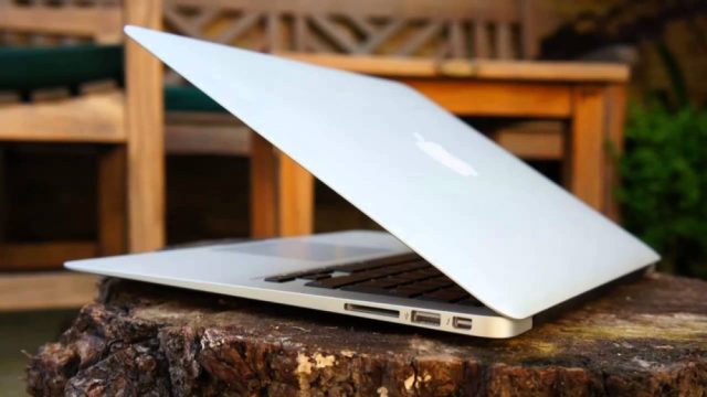 Apple'ın Katlanabilir iPad ve MacBook Hibrit Tasarımı Gecikebilir