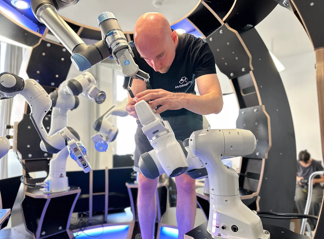 ifa 2023 hydrabyte robot kol