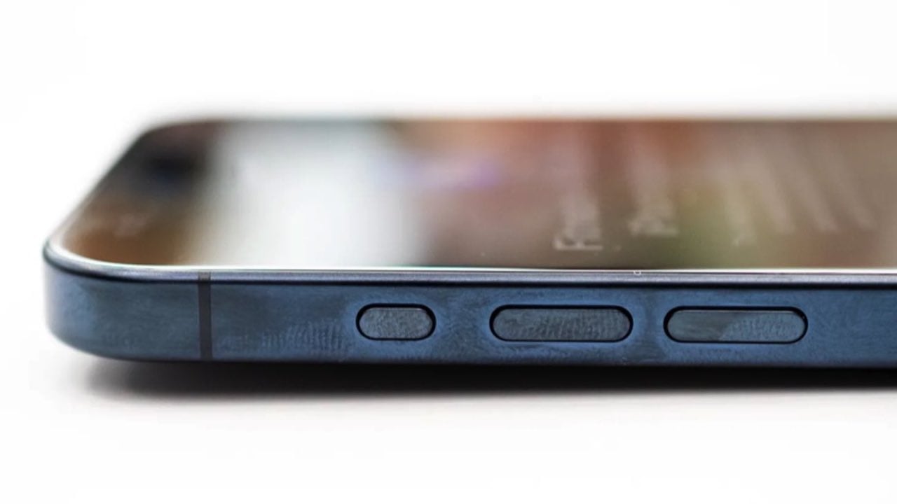 iPhone 15 Pro Renk Değişimi