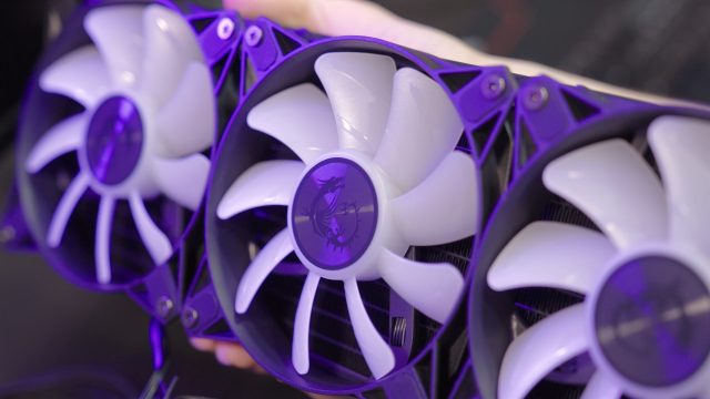 MSI MAG CoreLiquid E360 Sıvı Soğutucu Fanları