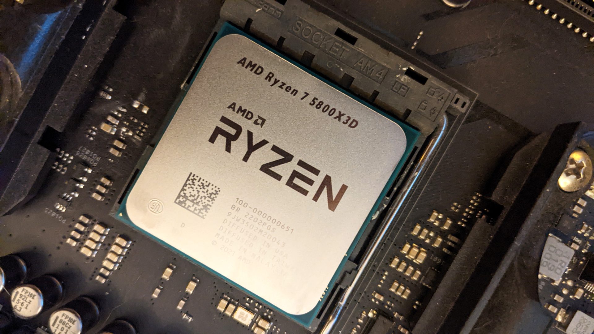 AMD, Ryzen 7 5700X3D AM4 CPU'yu 2024'ün İlk Çeyreğinde Piyasaya Sürecek
