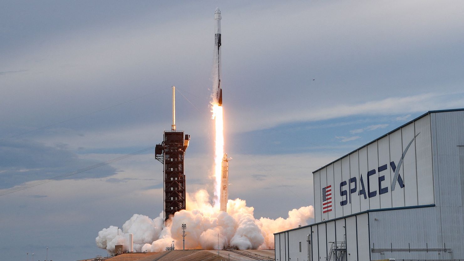 SpaceX Şirket İçerisindeki Cinsiyet Ayrımcılığından Ötürü Dava Edildi