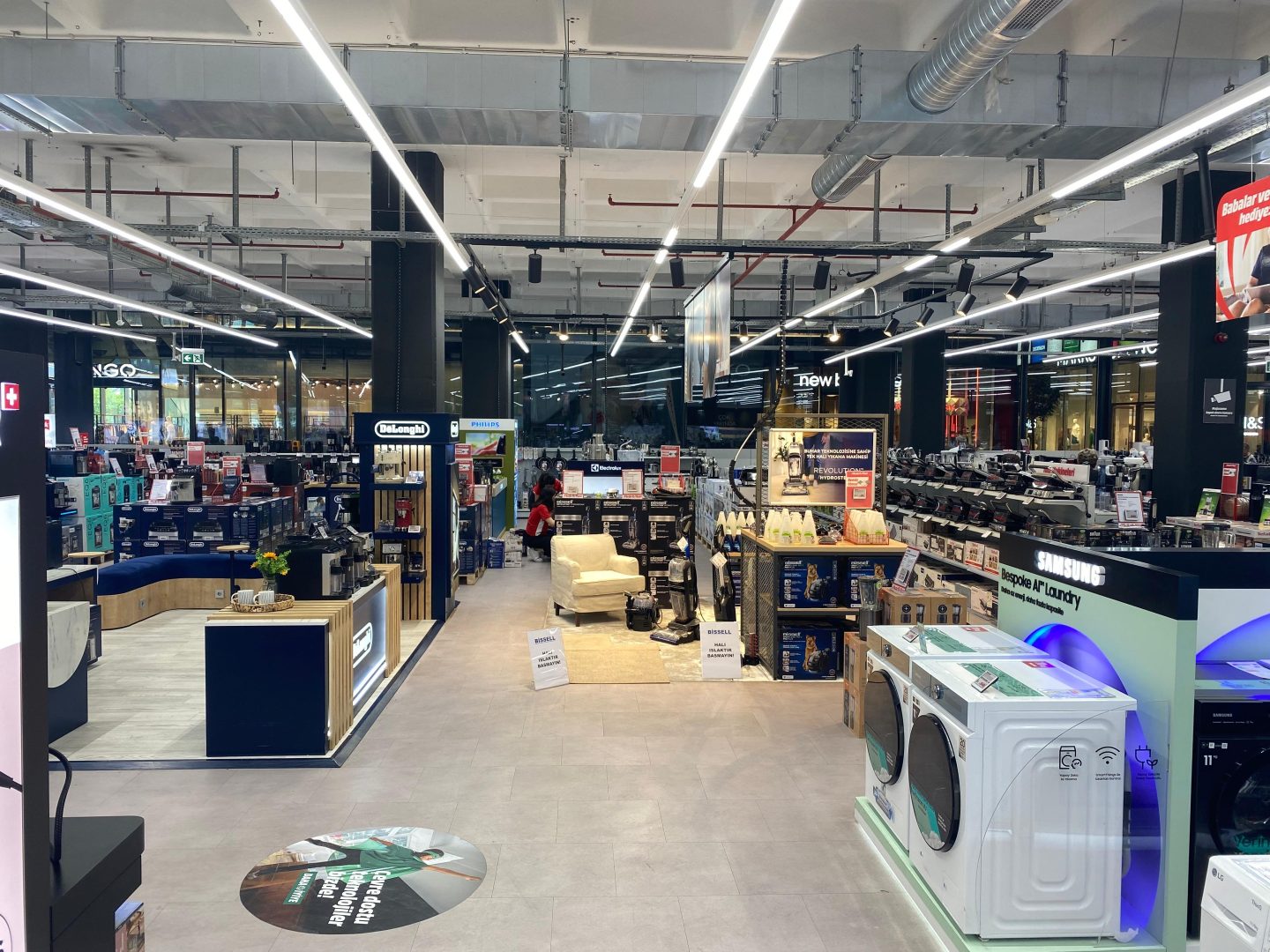 MediaMarkt Tüm Mağazalarını Görme Engelliler İçin Daha Erişilebilir Hale Getirdi MediaMarkt Tüm Mağazalarını Görme Engelliler İçin Daha Erişilebilir Hale Getirdi