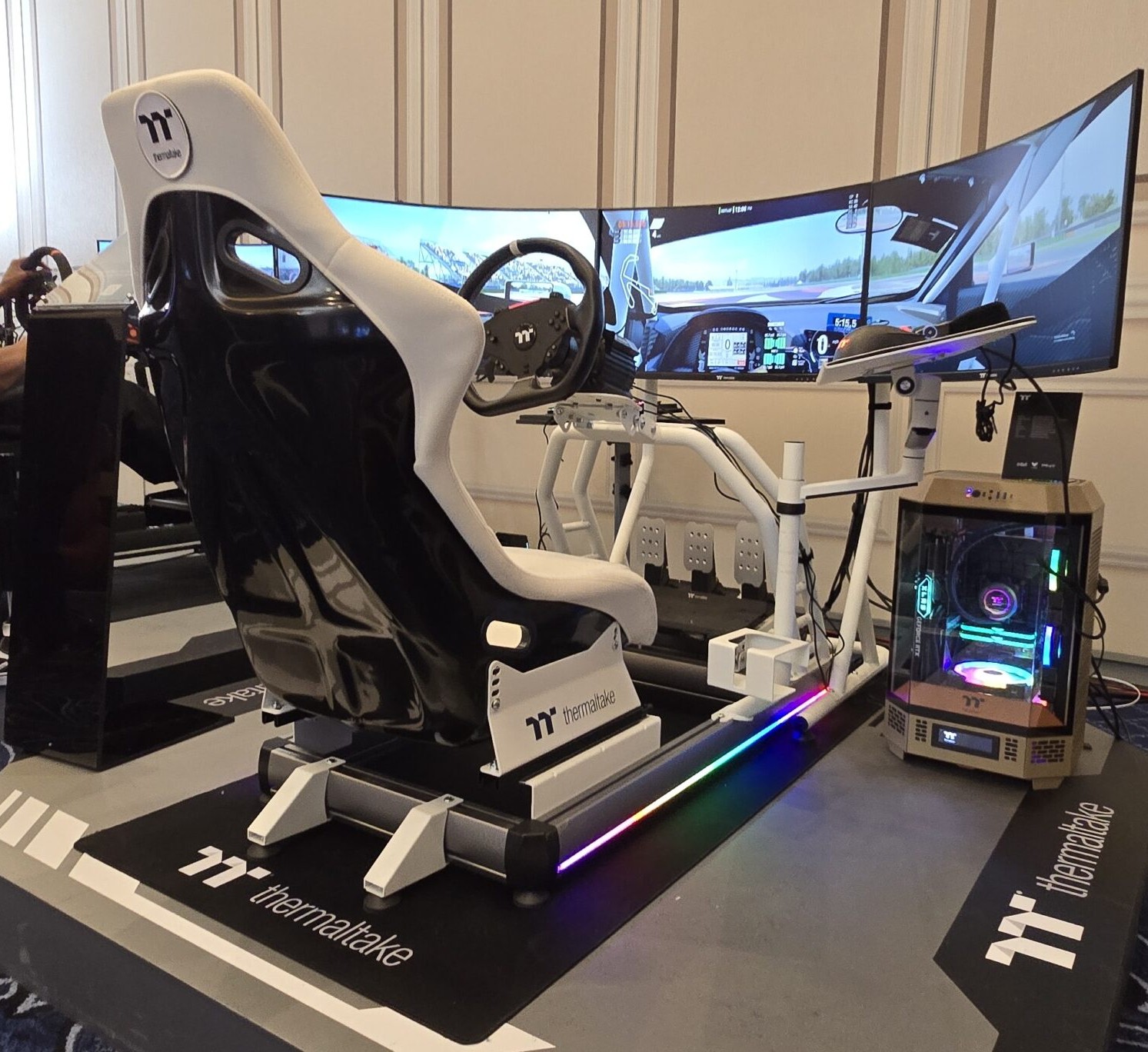 Thermaltake Yarış Simülasyonu – CES 2025 #49