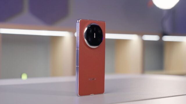 Huawei Mate X6 arka kapak