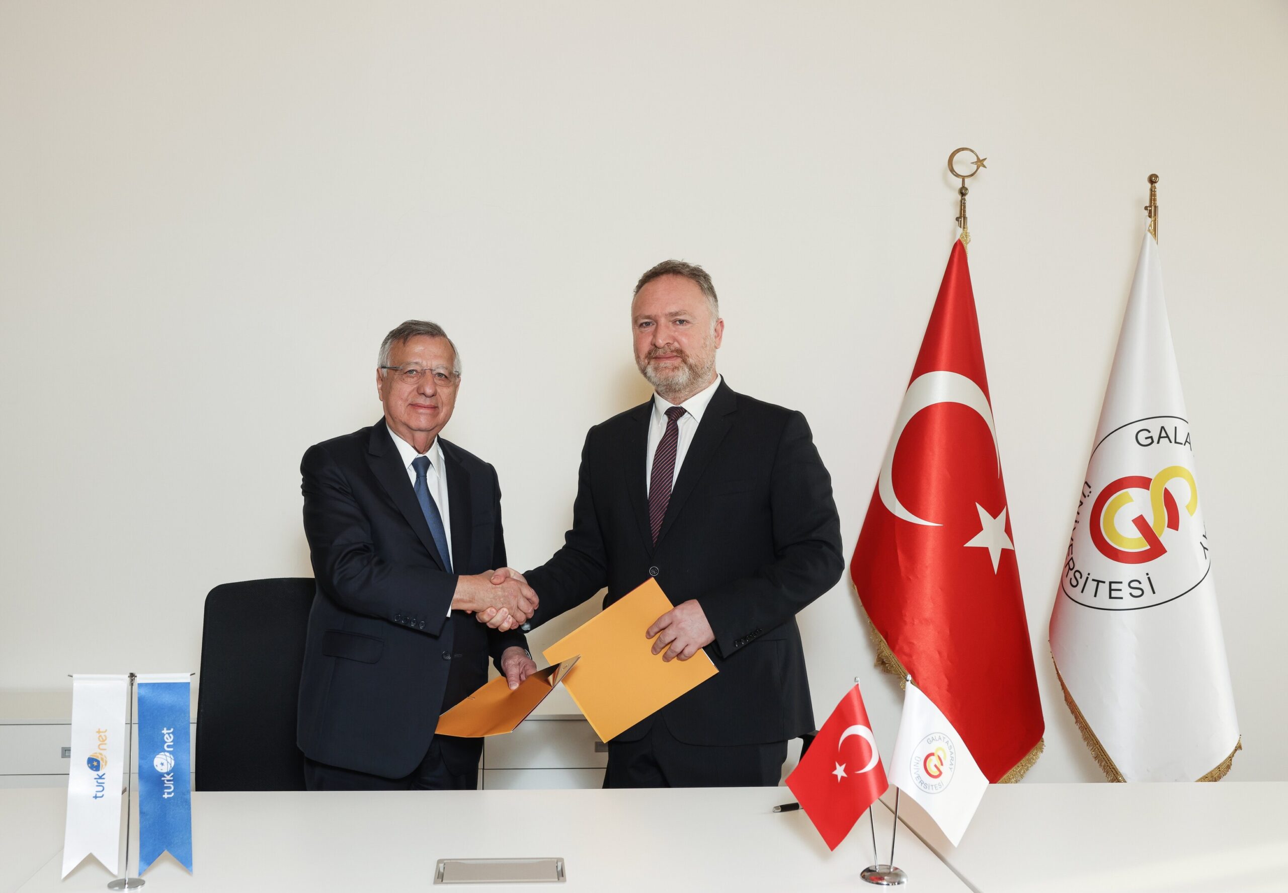 TurkNet’ten “Net Gençlik” ile Fırsat Eşitliği