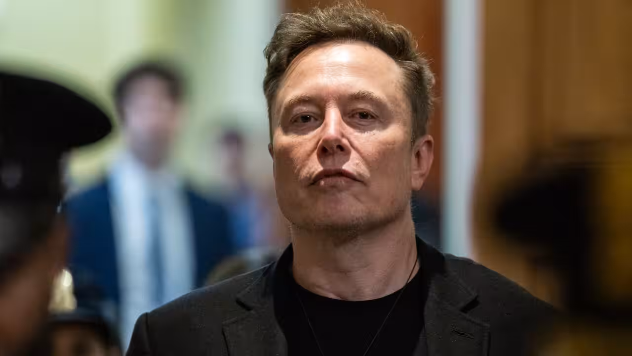 Elon Musk her adımımızı takip ediyor!