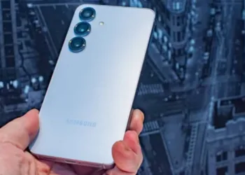 Galaxy S26 Pro ortaya çıktı! Tasarım sürprizi sızdı