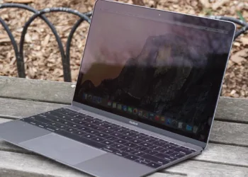 A18 Pro çipli MacBook seri üretime giriyor