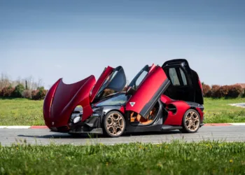 Efsane geri döndü: Alfa Romeo 33 Stradale sahneye çıktı!