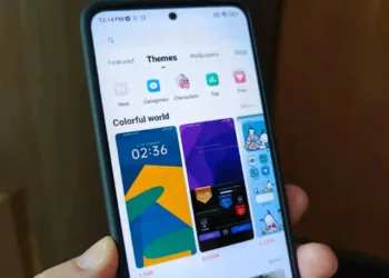 Apple tedarikçisinden bütçe dostu telefonlara ekran dopingi!