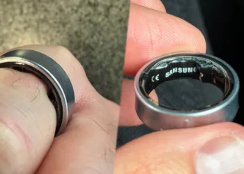 Akıllı yüzük krizi! Galaxy Ring parmağında şişti, uçağa binemedi
