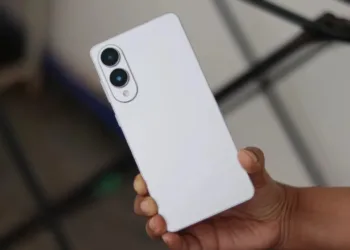 Galaxy S26 Edge sızdırıldı: Tasarım değişiyor!