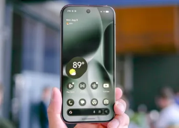 Zirve değişti: Ekranı en iyi akıllı telefon belli oldu!