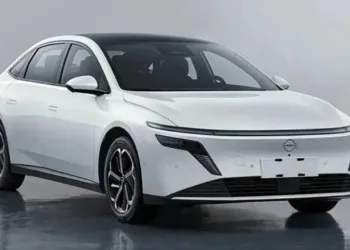 Dünyada ilk: Nissan’dan HarmonyOS’lu benzinli araç