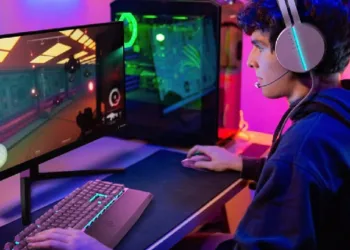 Espor oyuncularına özel: Philips Evnia 25M2N3200U tanıtıldı