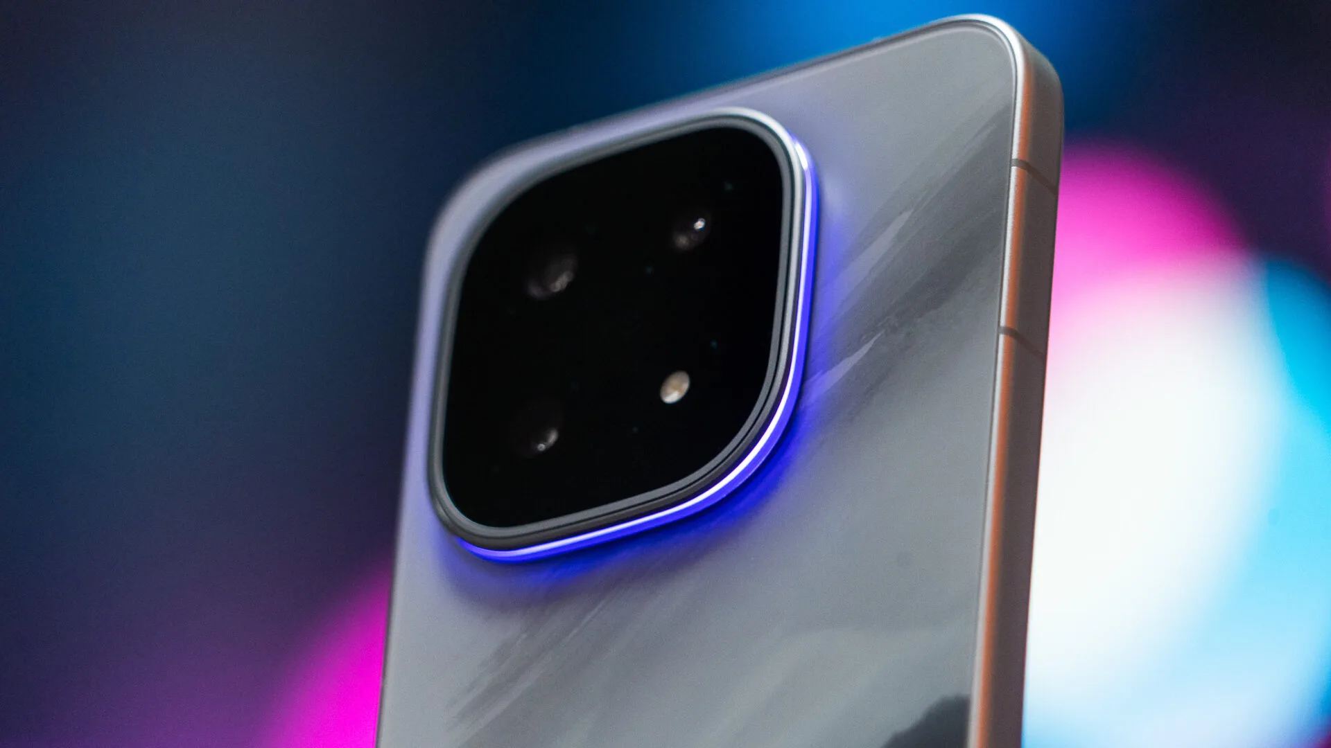 iQOO 15 &ouml;zellikleri ve fiyatı