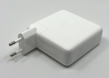 Aman Türkiye’de olmasın! Apple, Avrupa’da yeni MacBook Pro’yu adaptörsüz satmaya başladı