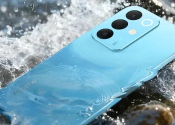 144 Hz ekran, 7000 mAh pil ve düşük fiyat: realme 15x tanıtıldı