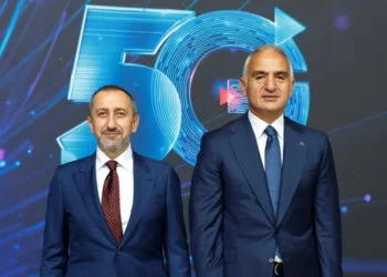Türk Telekom 5G AKM’de sanatla buluştu: VR’den robot bağlantısına canlı deneyim