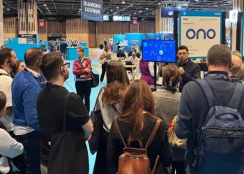 Yapay Zeka Asistanı Selin Paris’te sahneye çıktı