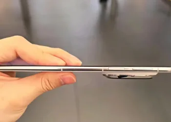 Huawei’nin inceliğiyle dikkat çeken telefonu ön siparişe açılıyor!