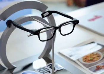 Alibaba’dan yeni hamle! Quark AI Glasses tanıtıldı
