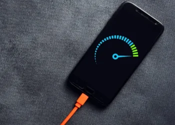 Telefonu şarjda bırakmak bataryayı bozar mı?