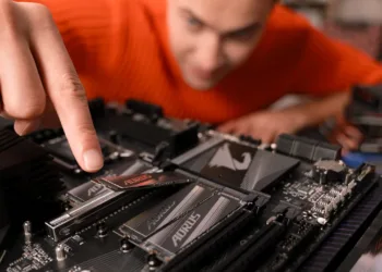 Bellek krizi anakart satışlarını vurdu!