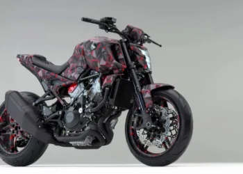 Honda’dan 1200cc’ye bedel 900cc! İşte elektrik kompresörlü V3R 900