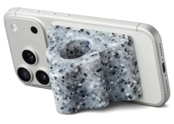 iPhone’unuz için heykelsi bir MagSafe aksesuarı